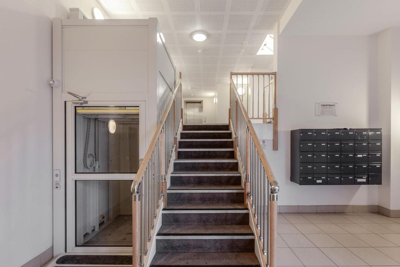 Roomspace Serviced Apartments - Capitol Square 엡솜 외부 사진